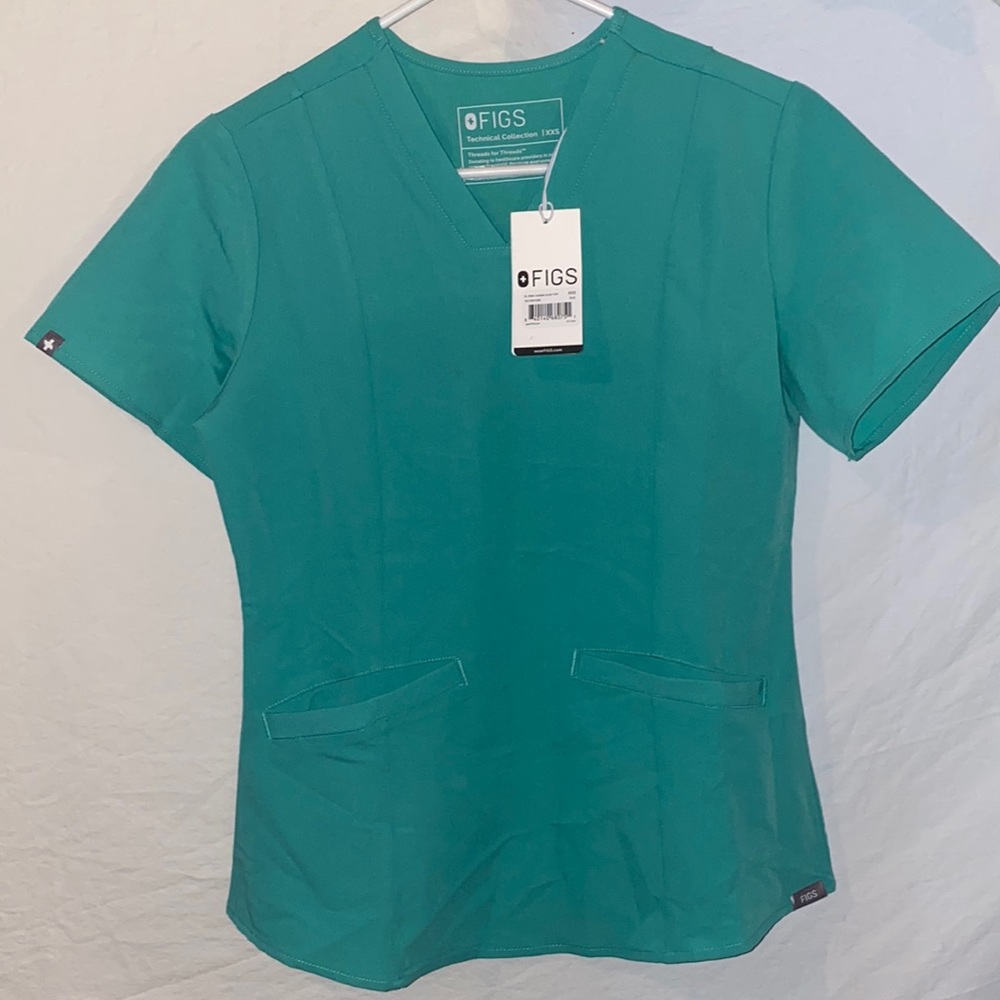 Figs Slim Fit 2 Pocket Scrub Top